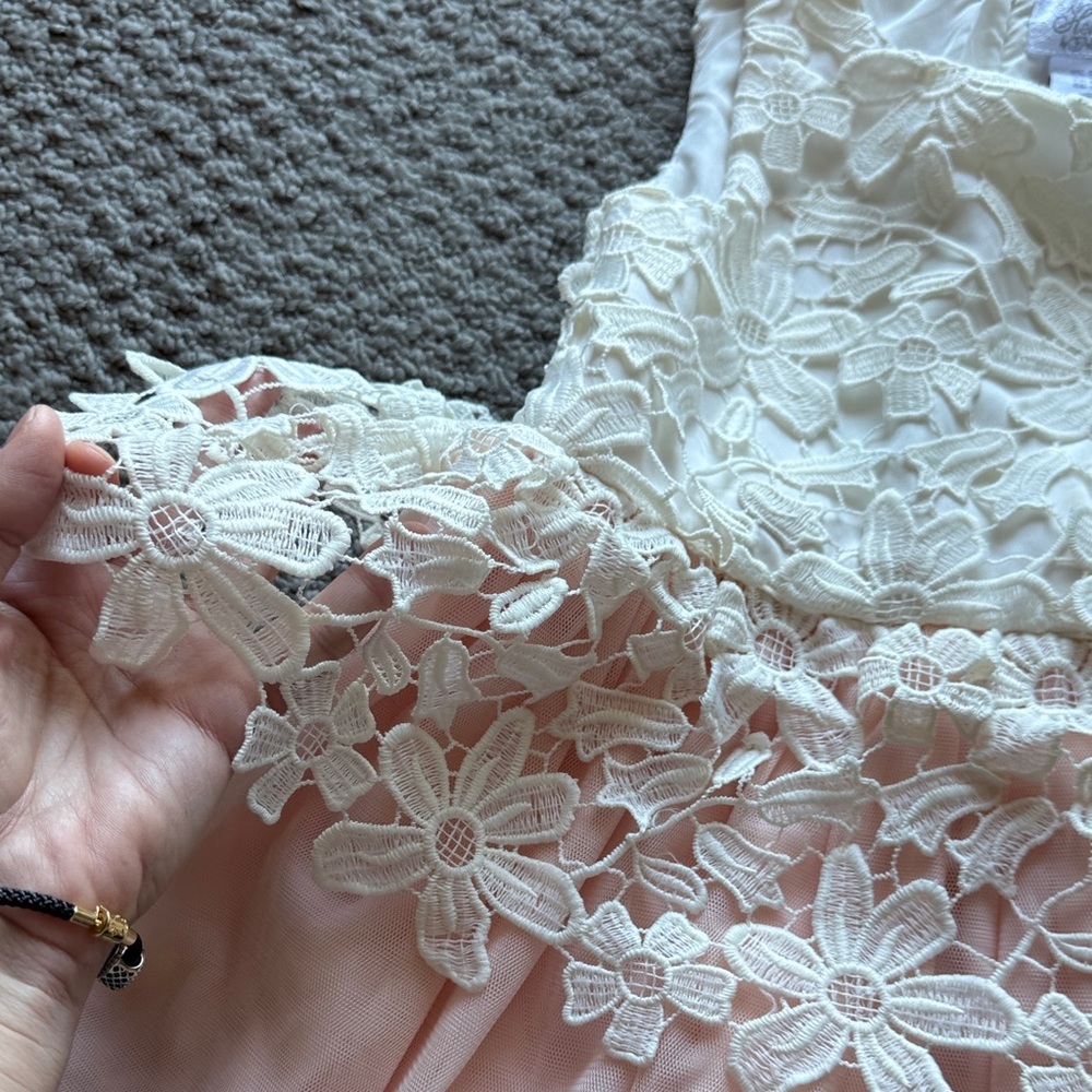 Girls' Ivory Lace Bodice with Blush Pink Tulle Skirt Formal Dress - Picture 6 of 7